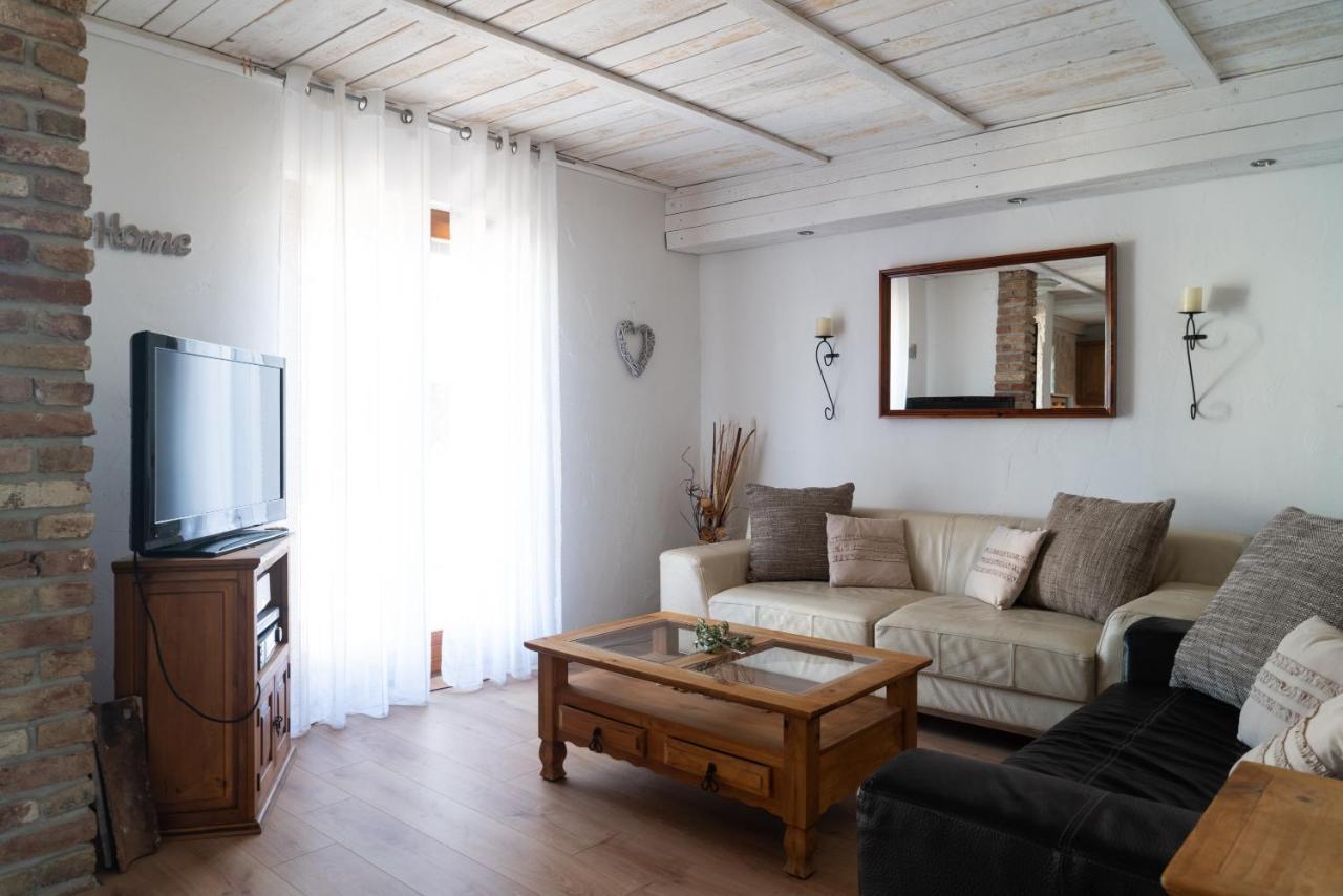 Vi La Mare With Heated Pool